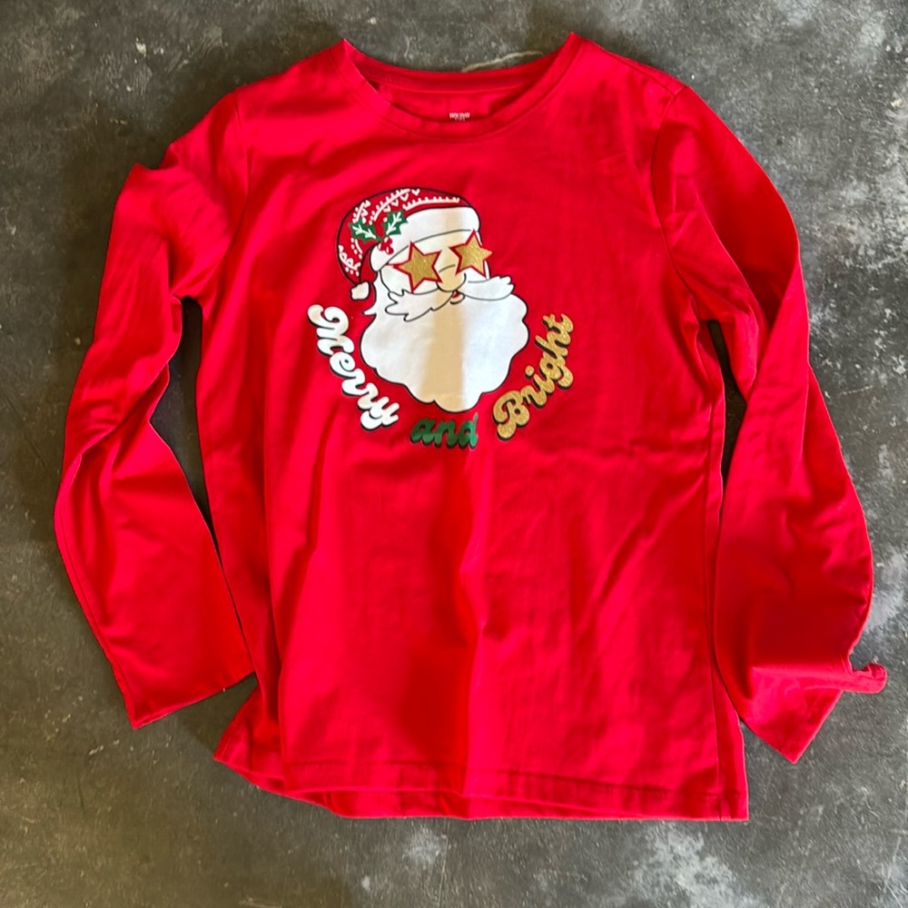 Christmas long sleeve shirt kids. Size 14-16.